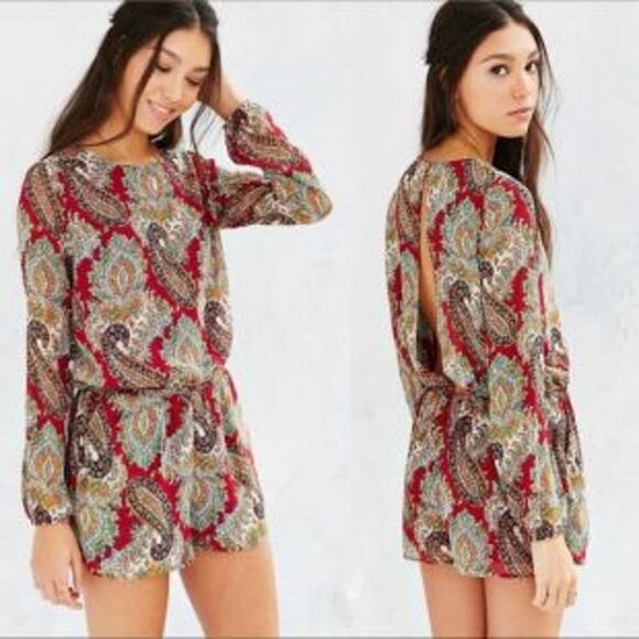 Urban Outfitters Lucca Paisley open back romper size S - Picture 2 of 10